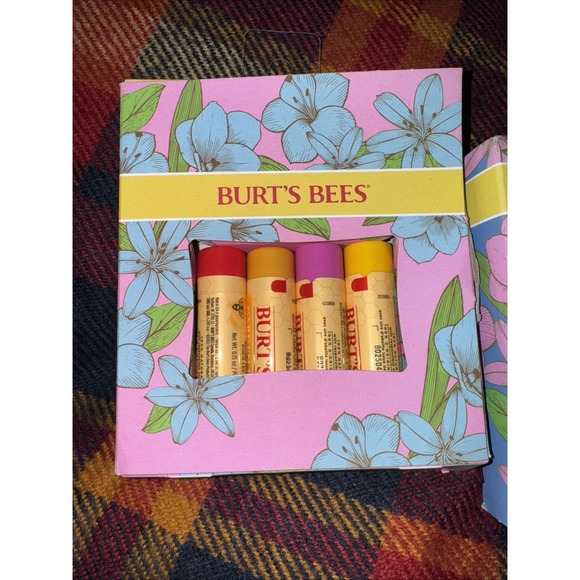 NWT Burt's Bees Hand Cream Trio Gift Set 3pc Hand & Lip Stocking Stuffer Xmas - Picture 2 of 7